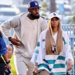 LeBron a Savannah James prichádzajú na štadión Dodger na 4. zápas Svetovej série v utorok