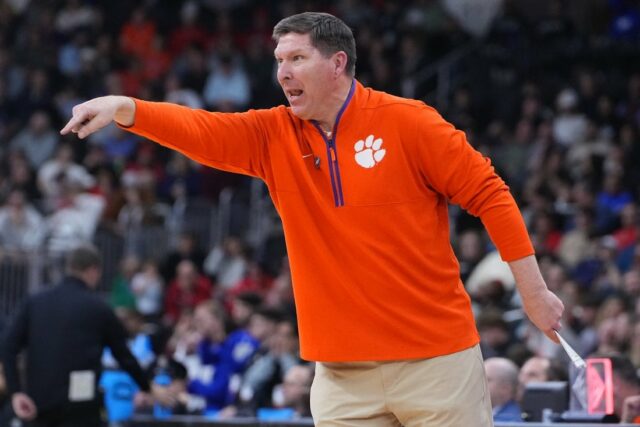 Začínajú sa nové stretnutia, keď sa Clemson otvára s New Basketbal NCAA: Prvé kolo turnaja NCAA – štát McNeese v Clemsone