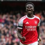 Bukayo Saka (vyššie) a Declan Rice nasmerovali Arsenal na 2-0 víťazstvo nad West Ham v sobotu