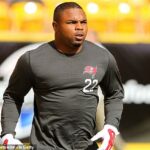 Bývalý bežec NFL Doug Martin údajne zomrel v sobotu v policajnej väzbe