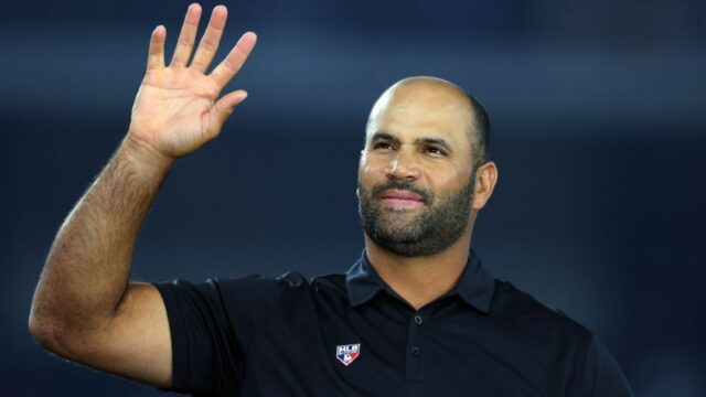 Zdroj: Albert Pujols, Anjeli prerušujú krátke rozhovory; stretnúť sa s Padresom 

