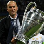 Zinedine Zidane zverejňuje túžbu túžby, pretože symbol popisuje návrat k administratívnej stratégii