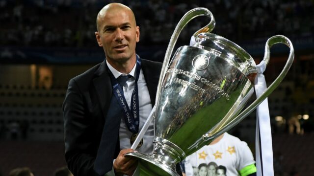 Zinedine Zidane zverejňuje túžbu túžby, pretože symbol popisuje návrat k administratívnej stratégii 

