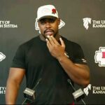 Chris Jones povedal novinárom v piatok, že jeho milovaná teta chvíľu prešla, keď ho sledoval, ako hrá