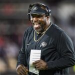 Bývalý obranný náčinie NFL Warren Sapp bol v sobotu chytený v pomerne jedinečnej rutine