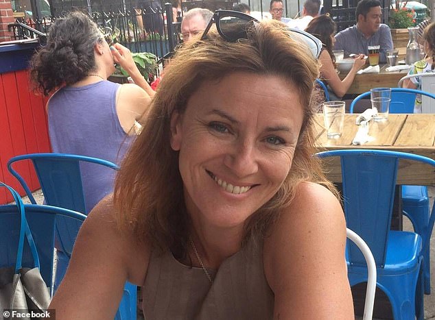 „Denné vlámanie“: Mama zo Sydney pri kriketovom zápase vyhlásila „neaustrálsky“ Naomi Toy (na obrázku) kritizovala pohostinského giganta Merivale za účtovanie 2 USD za malú časť paradajkovej omáčky na kriketovom ihrisku v Sydney.