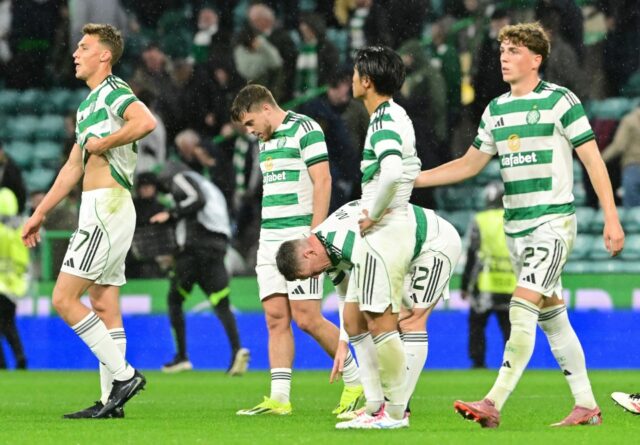 Keltskí hráči reagujú počas porážky Európskej ligy 2-0 v Braga