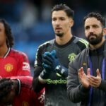 Manchester, Anglicko - 15. decembra: Sir Jim Ratcliffe, majiteľ INEOS a spolumajiteľ Manchester United počas zápasu Premier League medzi Manchester City FC a Manchester United FC na štadióne Etihad 15. decembra 2024 v Anglicku v Manchestri. (Foto: Robbie Jay Barratt - AMA/Getty Images)