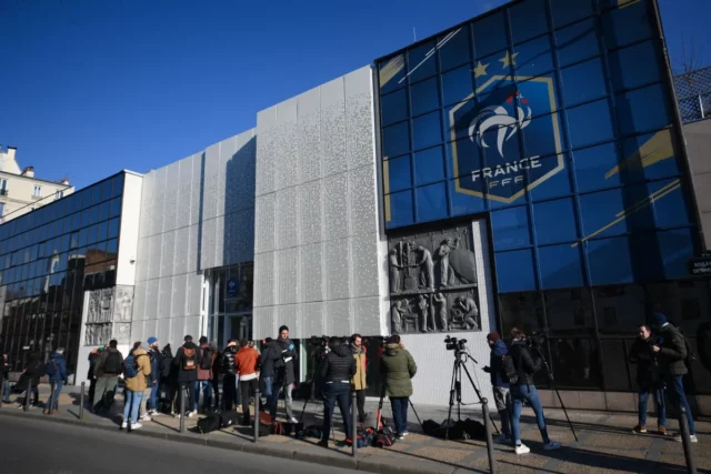 „Vzdeláva ma, ako sa stať bojovníkom“ - Francúzsko mladí ľudia, ktorí sa zaoberajú predchádzajúcou pracovnou skupinou 


