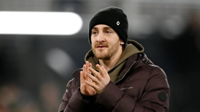 Tom Lockyer tlieskajú priaznivcov Luton Town