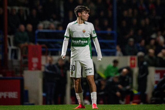 20-ročný španielsky stredopoliar v skautingu Manchestru City
