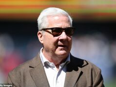 2 miliardy dolárov Major League Baseballový tím San Diego Padres „na predaj“: Majitelia miliardárov „skúmajú“ možnosti odchodu Predseda tímu San Diego Padres John Seidler hovorí, že jeho rodina skúma možnosti predaja