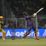 Andre Russell mal s netopierom strašný čas v CPL 2025 - Zdroj: Getty