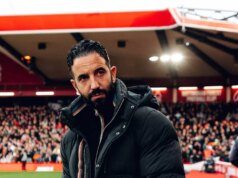 88-ročný rekord Man Utd je ohrozený, pretože zranenie môže ukončiť 4 332 odohraných zápasov Ruben Amorim stojí pred rozhodnutím, či privedie hráča akadémie na cestu Man Utd do Tottenhamu