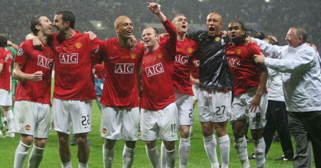 88-ročný rekord Man Utd zachránil syn legendy proti Tottenhamu po Hráči Manchestru United vrátane Darrena Fletchera oslavujú víťazstvo vo finále Ligy majstrov v roku 2008