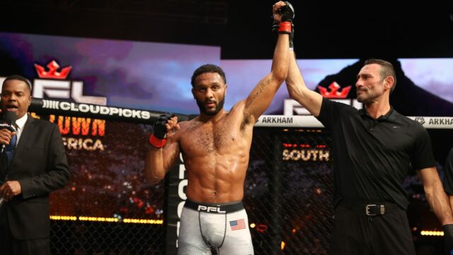 AJ McKee opätovne podpísal zmluvu s PFL
