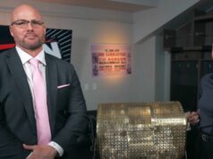 Adam Pearce oficiálne oznamuje, že 2-násobný majster sveta v ťažkej váhe sa konečne vracia na WWE RAW na MSG Adam Pearce oficiálne oznamuje, že 2-násobný majster sveta v ťažkej váhe sa konečne vracia na WWE RAW na MSG