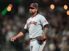 Agenti FBI vyrazili zatknúť hviezdu MLB Emmanuela Clasea na JFK uprostred bejzbalovej búrky hazardných hier Hviezdu Cleveland Guardians Emmanuela Clasea zatkla vo štvrtok ráno FBI