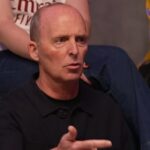 Mike Dean sa čuduje, prečo QPR dala Man City loptu tak ľahko pred ich ikonickým víťazom v roku 2012