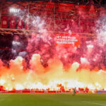 Ajax kritizuje „poburujúce“ ohňostroje po prerušení zápasu