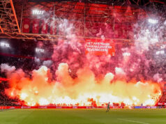 Ajax kritizuje „poburujúce“ ohňostroje po prerušení zápasu Ajax kritizuje „poburujúce“ ohňostroje po prerušení zápasu