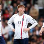 Angry Ginge s Michaelom Carrickom a Garym Nevilleom počas Soccer Aid