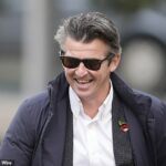 Tento týždeň sa na tvári Joeyho Bartona v doku Liverpool Crown Court objavil sebauspokojený úškrn, keď Jeremy Vine povedal, že „s ním nechce ísť do žiadneho boja“