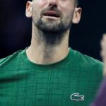 Výhra Novaka Djokoviča nad Alejandrom Tabilom v druhom kole na helénskom šampionáte v Aténach vyzerala ako ďalší rutinný deň – až kým sa na obrazovke po zápase neobjavila pocta.