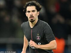 Aký „senzačný“ Vitinha sa radí medzi najlepších svetových stredopoliarov po tom, čo roztrhal Tottenham – a dve kľúčové vlastnosti, ktoré mu chýbajú v porovnaní s Declanom Riceom a Moisesom Caicedom Aký „senzačný“ Vitinha sa radí medzi najlepších svetových stredopoliarov po tom, čo roztrhal Tottenham – a dve kľúčové vlastnosti, ktoré mu chýbajú v porovnaní s Declanom Riceom a Moisesom Caicedom