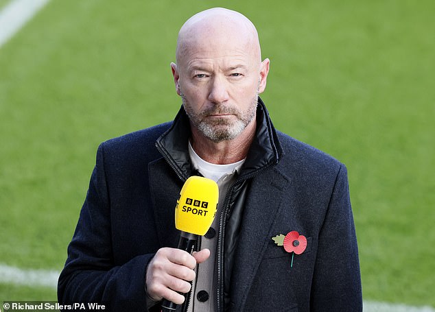 Alan Shearer odovzdáva realitu pre Man United po vzájomných remízach Alan Shearer hovorí, že United by túto sezónu nemali očakávať umiestnenie v prvej šestke Premier League