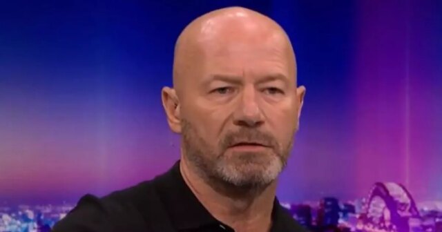 Alan Shearer sa pozerá 