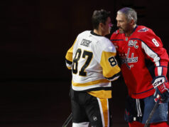 Alex Ovečkin reaguje na gratulačné správy Penguins po 900. góle Alex Ovečkin reaguje na gratulačné správy Penguins po 900. góle
