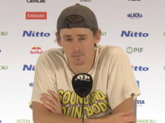 Alex de Minaur bol nútený znášať extra agóniu po porážke Lorenza Musettiho Alex de Minaur bol nútený znášať extra agóniu po porážke Lorenza Musettiho