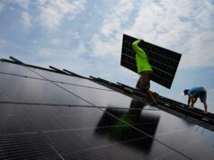 Americké rodiny „rozhadzovali“ škrty v solárnych strešných fondoch | Novinky o obnoviteľných zdrojoch energie Americké rodiny „rozhadzovali“ škrty v solárnych strešných fondoch | Novinky o obnoviteľných zdrojoch energie