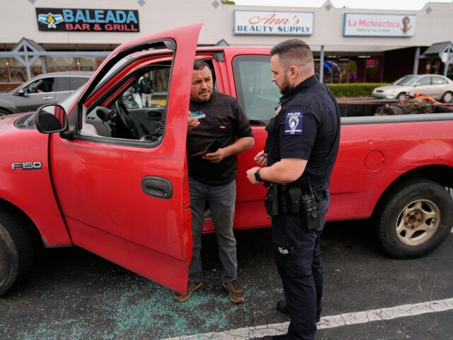Americký zásah proti prisťahovalectvu, zatýkanie prebieha v Charlotte v Severnej Americký zásah proti prisťahovalectvu, zatýkanie prebieha v Charlotte v Severnej Karolíne | Správy Donalda Trumpa