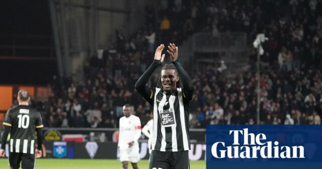 Angers nemal peniaze na podpisovanie útočníkov, tak sa obrátil na mládežníckych hráčov. Podarilo sa | Ligue 1
