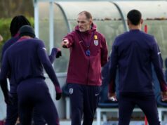 Anglická hviezda okamžite opúšťa tábor, pretože Thomas Tuchel utrpel zranenie Anglická hviezda okamžite opúšťa tábor, pretože Thomas Tuchel utrpel zranenie