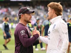 Anglicko absolvovalo ďalšie tréningy v rámci prípravy na rozhodujúci druhý Ashes Test po ponižujúcej dvojdňovej porážke v Perthe Anglicko odpovedalo na svoju dvojdňovú porážku v prvom Ashes Teste v Perthe pridaním ďalšieho tréningu do svojich príprav na budúci týždeň kľúčový zápas ružovej lopty v Brisbane's Gabba.