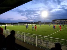 Anglický futbalový klub potvrdil „prestup svetového rekordu“ týždne po „podpísaní AI hráčov“ Štadión FC Aveley