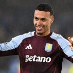 Morgan Rogers z Aston Villy oslavuje