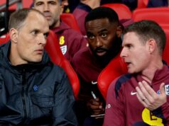 Anglický tréner Justin Cochrane sa cestou na zápas rozplakal po tom, čo tragicky zomrela manželka Justin Cochrane sa vyjadril k smrti svojej manželky Leeanne