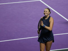 Anisimová porazila Swiatekovú a pripojila sa k Rybakinovej medzi poslednými štyrmi na WTA Finals Download app from appStore