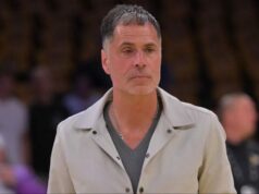 Anonymný skaut nalieha na Roba Pelinku, aby prenasledoval všestranného obrancu Pelikánov za 97 miliónov dolárov s odvolaním sa na nedostatky v obrannej rotácii LA logo pochodového šialenstva