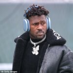 Antonio Brown je po vydaní z Dubaja údajne vo väzbe amerických maršálov