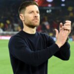Arne Slot čelí kontrole Liverpoolu, keď sa situácia Xabiho Alonsa v Reale Madrid vyjasnila