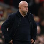 Arne Slot sa v nedeľu večer o jedenástej stiahol z odovzdávania cien