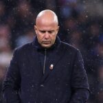 Tréner Liverpoolu Arne Slot je pod obrovským tlakom