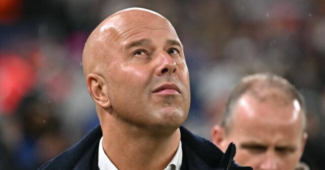 Arne Slot reaguje na vypískanie Liverpoolu Trenta Alexandra-Arnolda | Futbal | Šport
