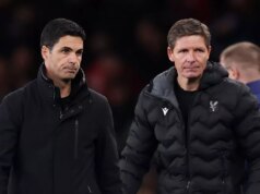 Arsenal a Crystal Palace žiadajú Premier League uprostred zápasového chaosu Mikel Arteta, manažér Arsenalu, a Oliver Glasner, manažér Crystal Palace, pozerajú