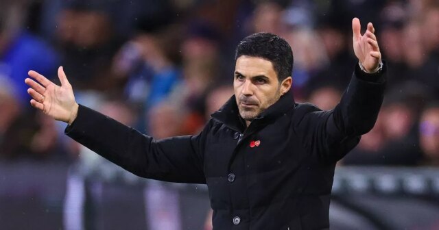 Arsenal čelí realite pretekov o titul Premier League, pričom Liverpool a Man City potvrdili body
